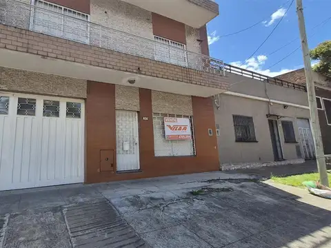 Casa 4amb. en venta,  con garage, patio y terraza.  Villa Martelli
