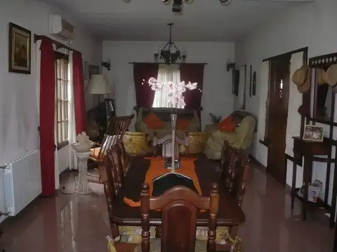 Casa en Venta en Barrio Parque Leloir, USD 380.000