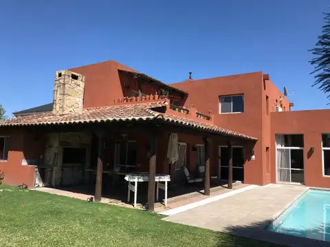 VENTA CASA 5 DORMS BARRIO VILLA OLIVOS KM 36