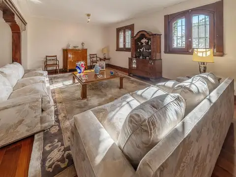 Casa 11 ambientes con 7 baños