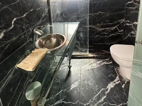 DEPARTAMENTO OFICINA PISO ENTERO APTO PROFESIONAL