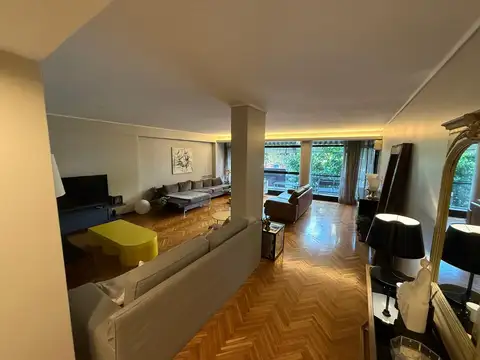 Avenida Luis María Campos 1600