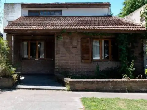 25 entre 453 y 454 , Piso 0