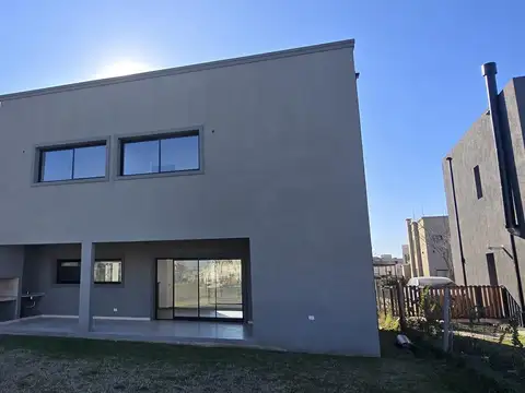 Casa en venta Barrio Cerrado San Pablo , Derqui, Pilar, GBA Norte - 4 Ambientes