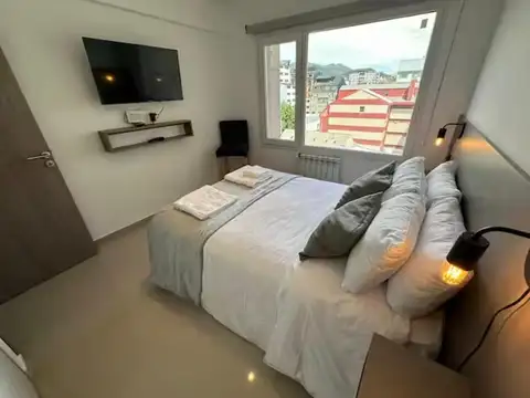 Jhon Oconnor 100, Piso 5