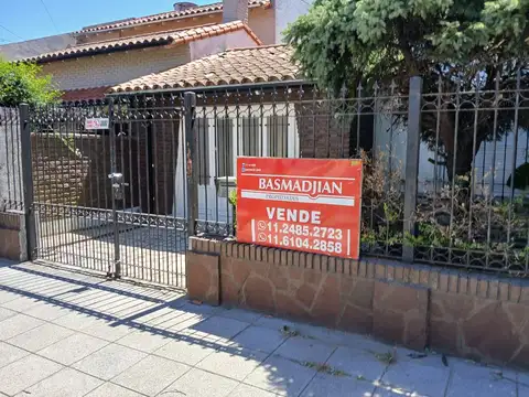 Chalet 2 amb y Casa 3 amb | A refaccionar | Sobre lote propio en block  | Con Garage