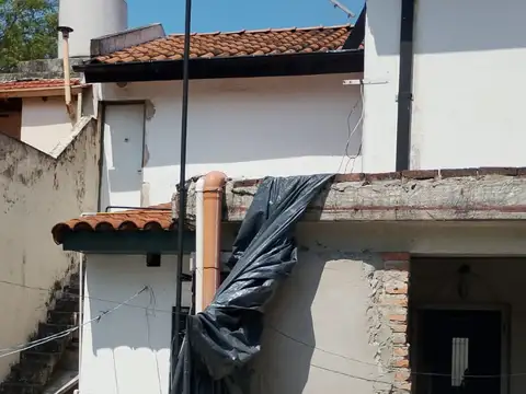 Chalet 2 amb y Casa 3 amb | A refaccionar | Sobre lote propio en block  | Con Garage