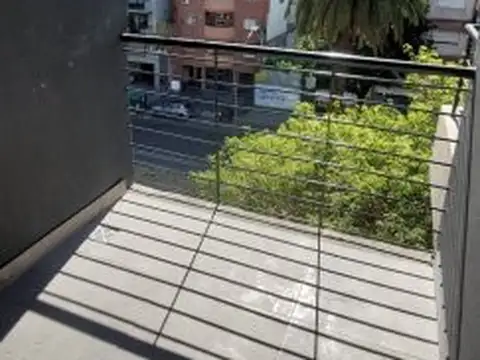 MONOAMBIENTE A ESTRENAR EN VENTA. A UNA CUADRA DE MEDICINA !