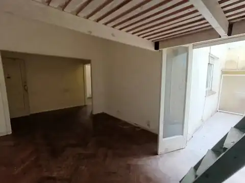 J Salguero 100, Piso PB