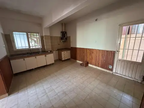 Casa 2 ambientes con 1 baño