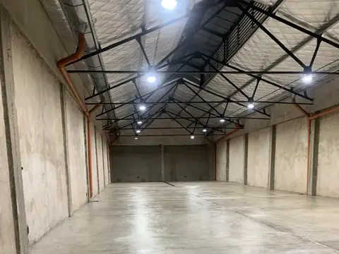 Deposito con Local al Frente en Venta Parque Avell