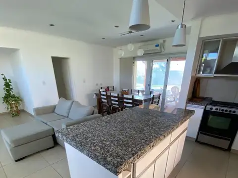 Casa de 2 dormitorios y pileta en El casco Country Club