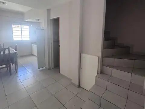 Depto Tipo Casa en Venta en Villa Elvira, USD 80.000