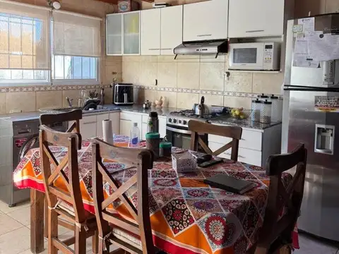 Galpón con viviendas