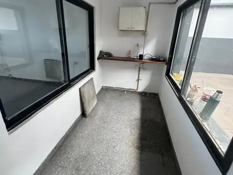 Galpón sobre lote de 10x40