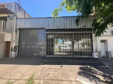 Galpón sobre lote de 10x40