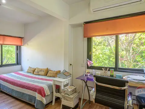 Casa en Alquiler con 2 cocheras