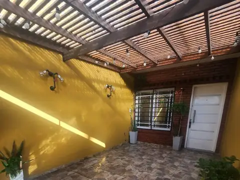 Depto Tipo Casa en Venta con 1 cocheras