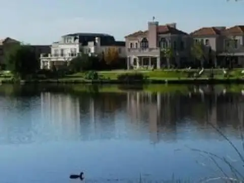 Lote al lago en venta en Santa Barbara