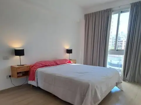 Departamento con balcón y parrilla en Av. Cabildo y Monroe