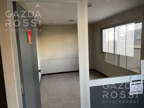 Oficina 6 ambientes con 2 baños