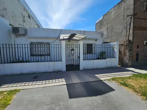 Casa 3 ambientes - Quilmes Oeste,  C. Pellegrini al 2200