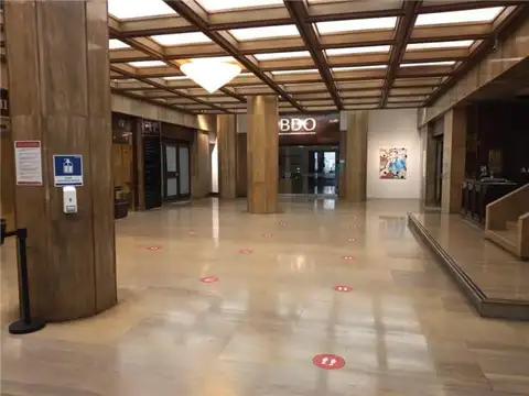 Oficina en Alquiler con 4 cocheras