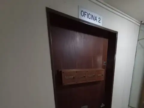 OFICINA EN VENTA, CALLE  VIRREY CEBALLOS 215 2ª ( BARRIO: MONTSERRAT)