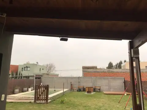 Casa 2 ambientes con 1 baño