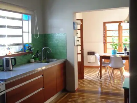 Casa 5 ambientes con 2 baños