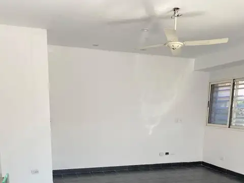 Neuquén 3300, Piso PB