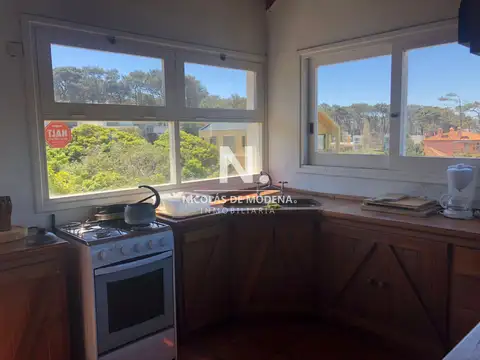 Casa 7 ambientes con 4 baños