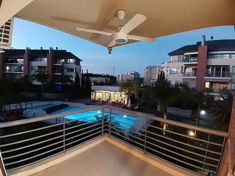 Avenida de los Lagos 6500