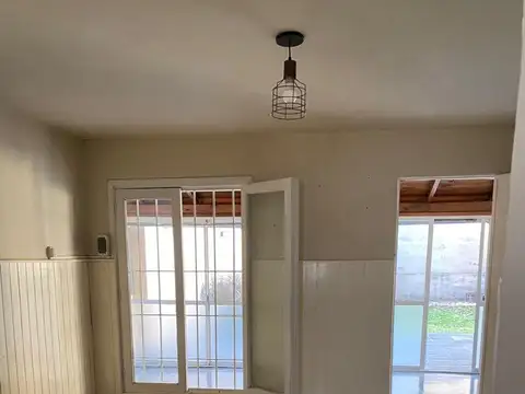 CASA VENTA VILLA BALLESTER  3 AMBIENTES