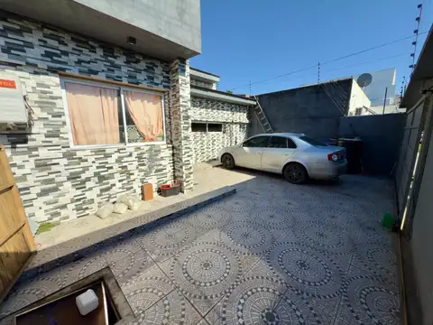 Casa 5 ambientes con 1 baño