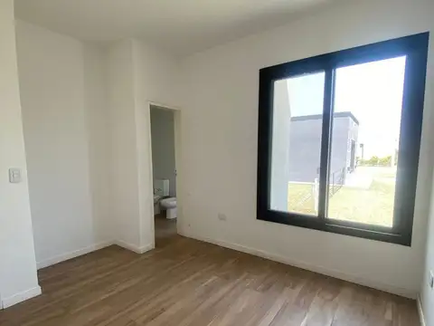 CASA 4 AMBIENTES EN VENTA CRUZ DEL SUR