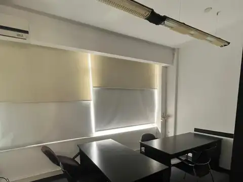 OFICINA EN PEATONAL CORDOBA N° 1060 GALERIA SUDAMERICA