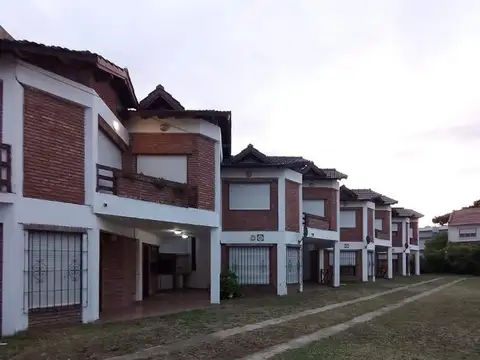 COMPLEJO DE DUPLEX EN VENTA - JUNTOS O SEPARADOS 