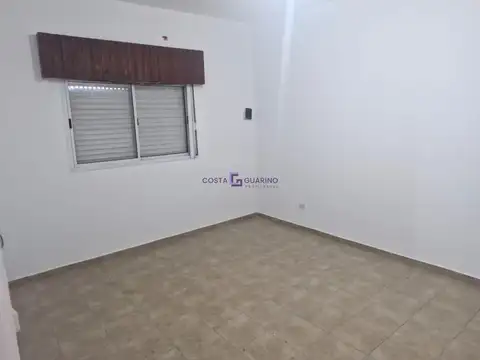 Depto Tipo Casa en Alquiler en Tablada, $ 300.000