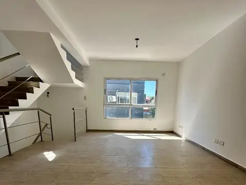 DUPLEX 2 AMB A ESTRENAR CON FONDO Y COCHERA