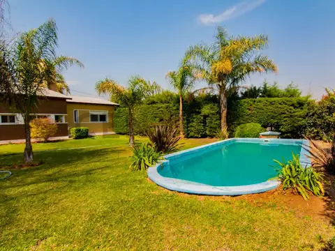 Venta Casa de 3 dormitorios con pileta y parque | Funes Town