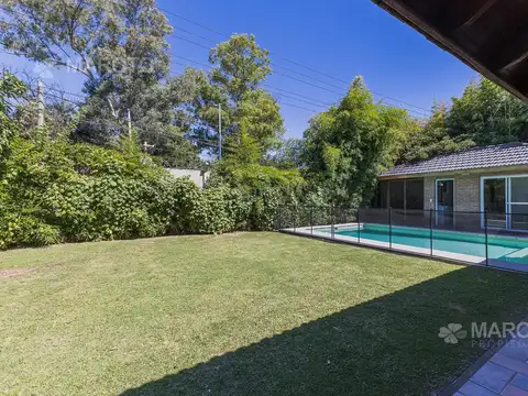 Casa 5 ambientes con 4 baños