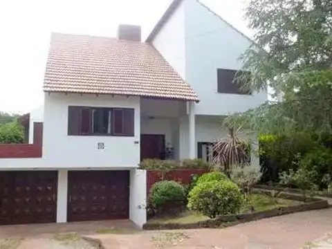 Casa en venta - 4 Dormitorios 4 Baños 2 Cocheras - 480Mts2 - Santa Teresita