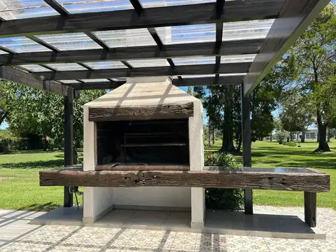 Alquiler temporario Estancia con laguna privada en Lezama