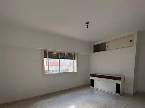 Depto Tipo Casa en Alquiler en Villa Saenz Peña, $ 600.000