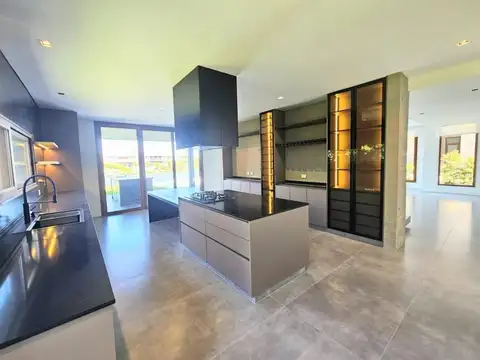 Casa en Venta al Este