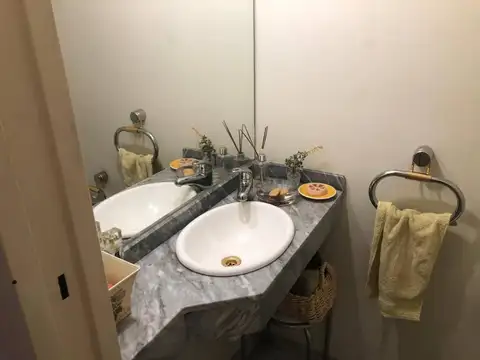 VENTA CASA chalet 6 ambientes 5 DORMITORIOS Jardin Piscina BARRIO PARQUE VICENTE LOPEZ VILLA MARTELL