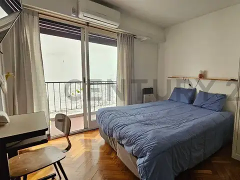 Departamento monoambiente con Balcón frente al parque Las Heras
