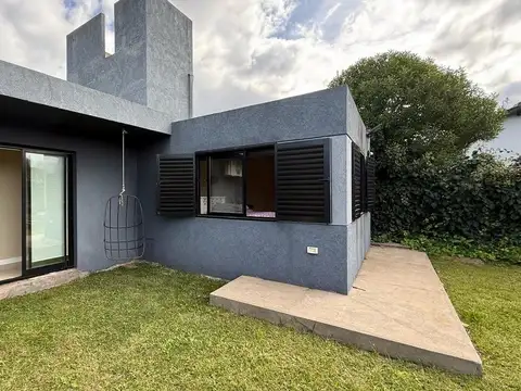 CASA EN VENTA 3AMB ,PILETA ,PARRILLA CHAPADMALAL