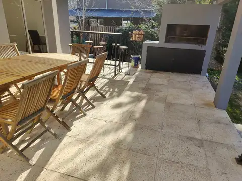 Casa en Venta con 4 cocheras